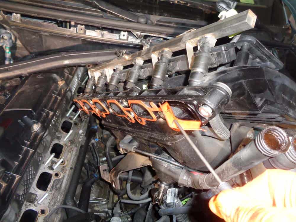 See P033D repair manual